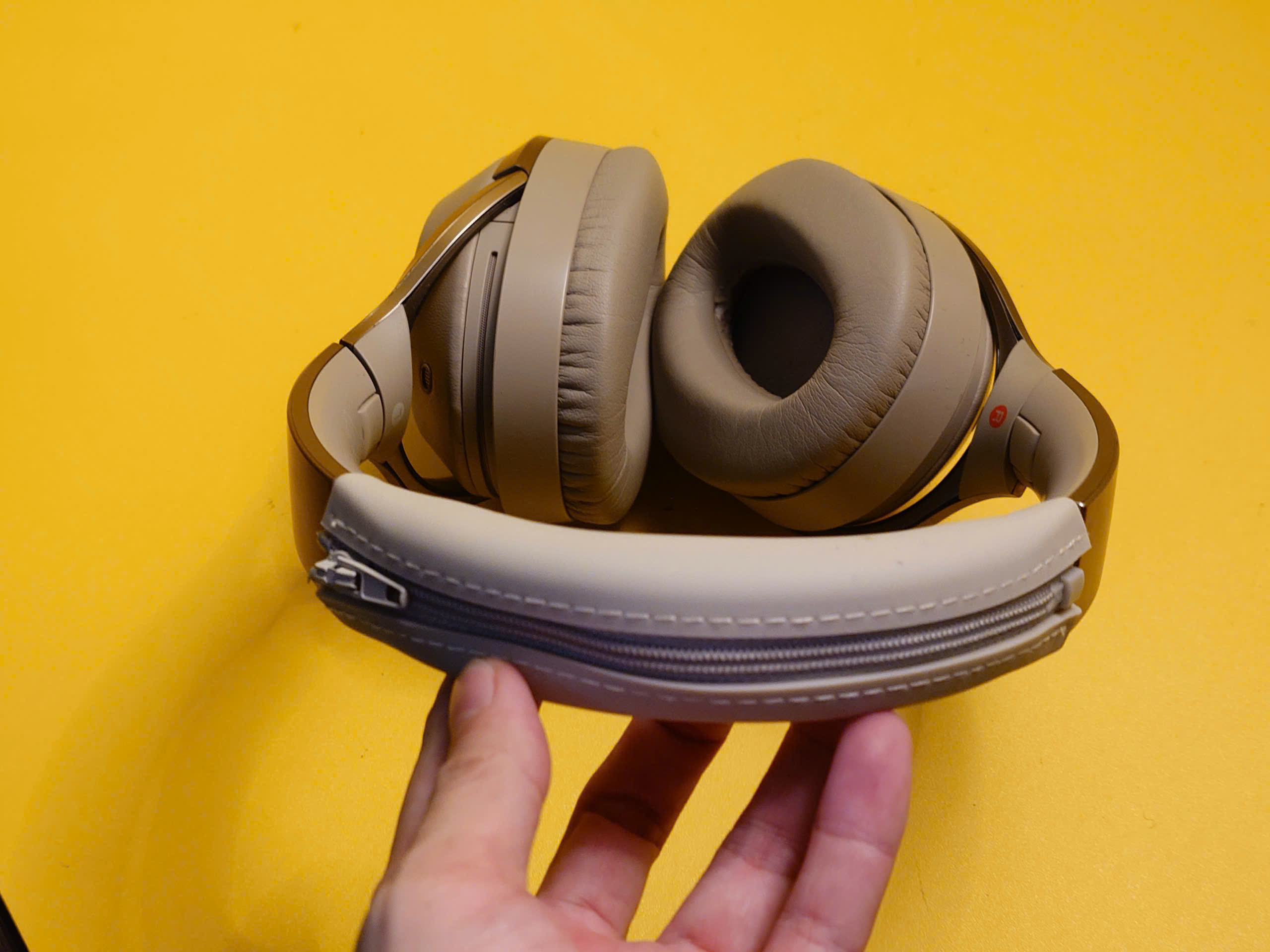 1984527290130116733 (1)